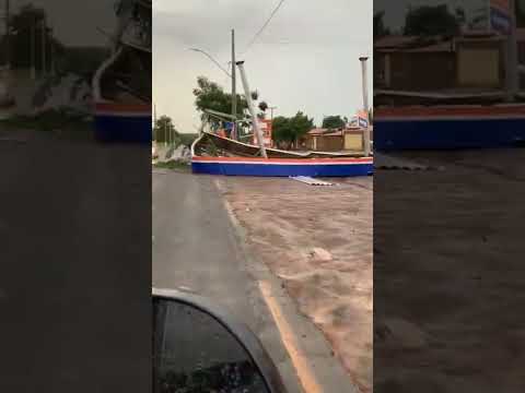 Forte chuva de vento destrói posto de combustível e casas em Baianópolis-BA #chuvas #tragedia