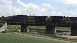 preview picture of video 'CSX 5217 & 5205 cross the Anacostia northbound-2'