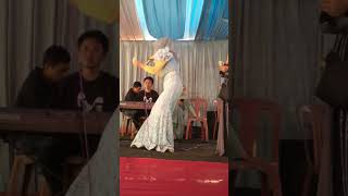 Download lagu Wow...! Biduan Cantik Goyang Heboh Di Acara Pernikahan #shorts #jatipurwa #short #pernikahan mp3