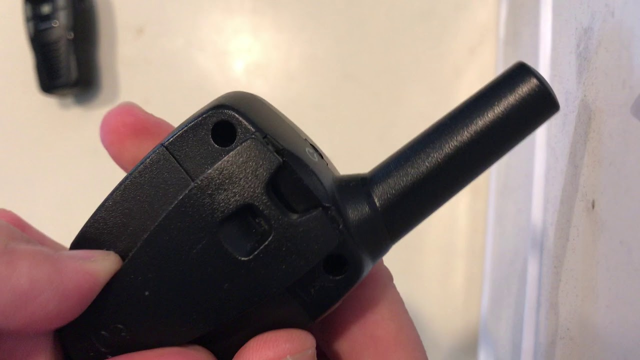 How to change batteries on the cobra micro talk walkie-talkie
