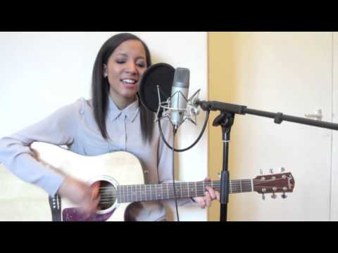 Here's To Never Growing Up - Avril Lavigne Cover by Laura Zocca