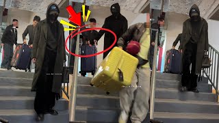 Download lagu He Carried the Suitcase Himself… Until Liu Yuning Noticed THIS! mp3 Download lagu He Carried the Suitcase Himself… Until Liu Yuning Noticed THIS! mp3