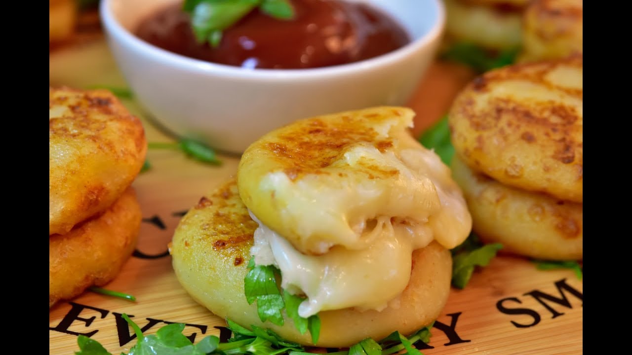 فطائر البطاطا الشهية بثلاث مكونات