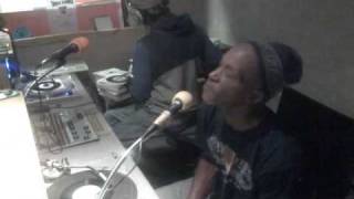 OMEGA RADIO 104.1 FM MIKEY MIKE AND KUNG FU 18/04/2010