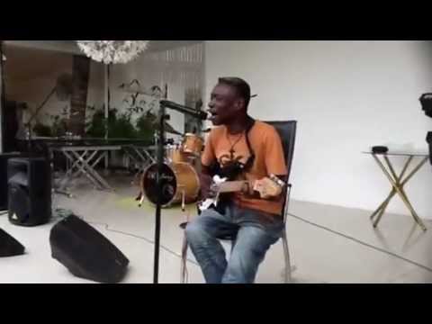 Mig sings Choro de Oliveira - the Blues n Soul of Angola