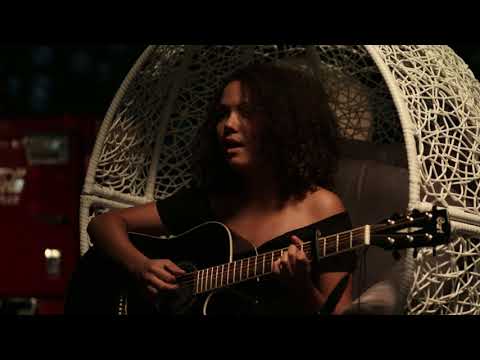 Caroline Alves – Freedom