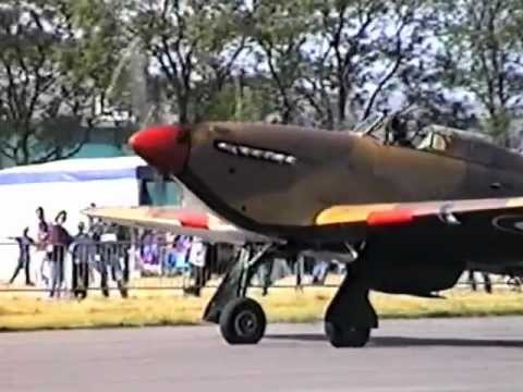 Hurricane IIC PZ865 at Wroughton War-Birds Airshow June 1994