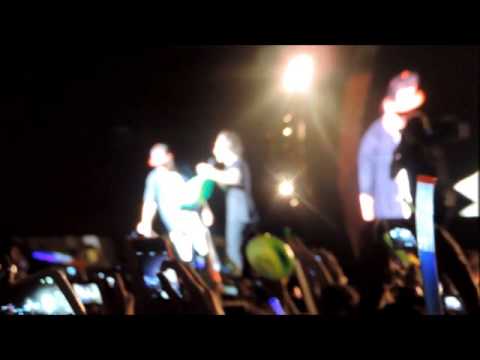 FELIZ DIA DAS MÃES- HARRY- SÃO PAULO- MORUMBI- 11/05 - ONE DIRECTION
