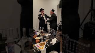 אנרגיה עם חיבוק ונשיקה ❤️❤️❤️