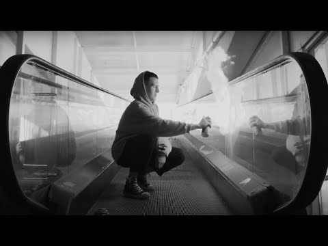 DJ Vadim - Dans la rue feat. Big Red & Durrty Goodz (Official Video)