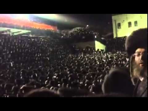 Satmar Rebbe Lighting A Fire In Meron In Honor Of Rashbi - Adar II 5776