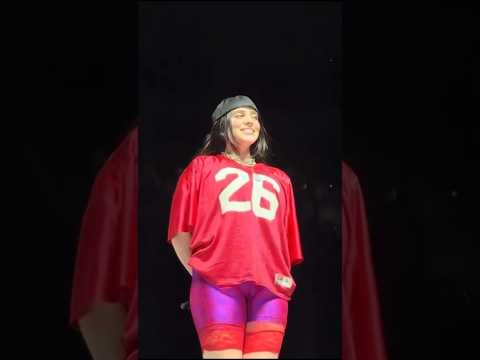 بیلی آیلیش در کنسرت جدیدش شورت نپوشیده😱😅 | billie eilish