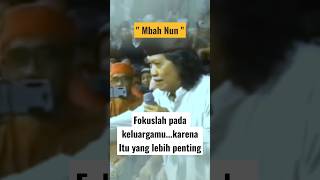 Download lagu Mbah Nun : Fokuskan saja dirimu pada keluargamu, karena itu yang lebih penting..!! mp3