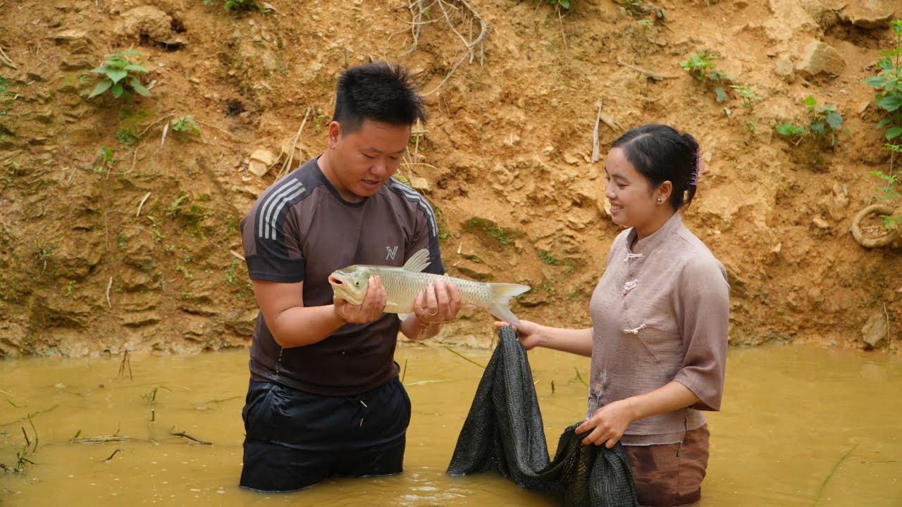 After a difficult job search, Zin finally returned to Ly Thi Di.