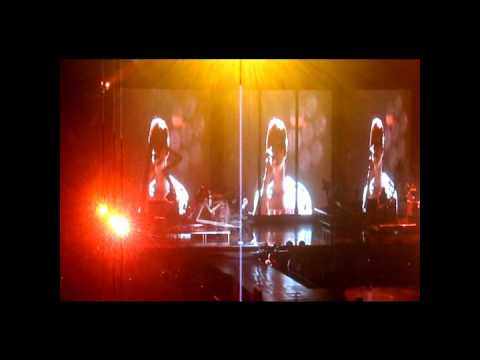 Love the Way You Lie (LIVE) -Rihanna & Eminem - 21 July 2010 - Staples Centre Los Angeles