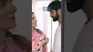 Ժանը Հրաչուկին ծաղիկներ նվիրեց💐 #MokhrotiEraznery #ՄոխրոտիԵրազները #Shorts #PanArmenianTVOfficial