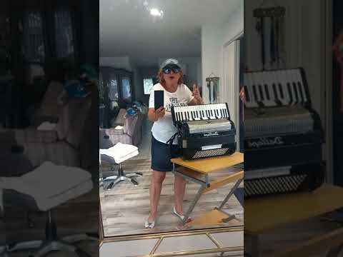 Ima Jedna Krcma U Planini - Snezana Petrovic (Nikad Nije Kasno)