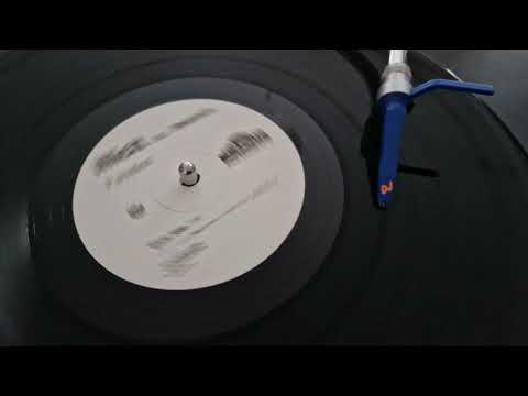 Illicit feat. Shannon – Pulsation (Black Side)