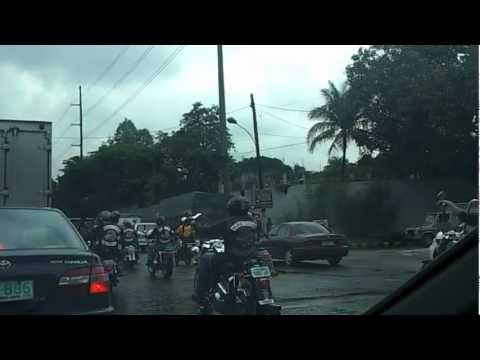 BINAY'S CONVOY WITH WANGWANG STOPS VEHICLE IN MAKATI