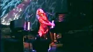Tori Amos-Philadelphia-10-13-01 =16-Sister Janet