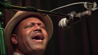 SaRon Crenshaw -  Jailer Blues - Acoustic Live at the BBC (NL)