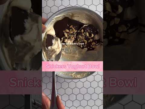 Snickers Yoghurt Bowl 📹©️ alyssacoadynutrition #healthysnacks #weightwatchers #healthyrecipes