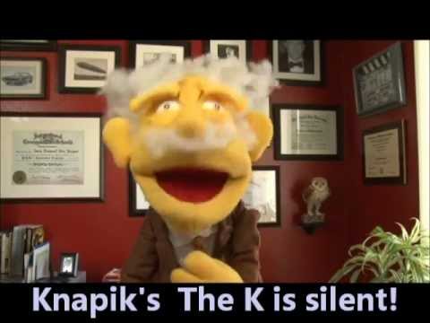 How to pronounce Knapik's Marine