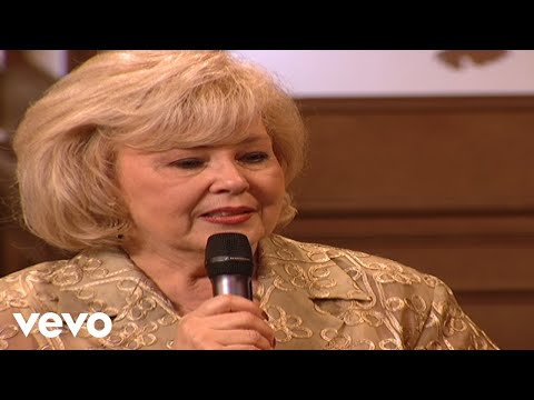 Gaither - There's Something About That Name [Live] ft. Gloria Gaither