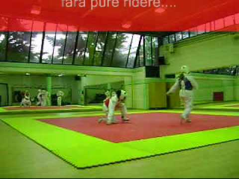 NERD CADE COME UN'IMBECILLE