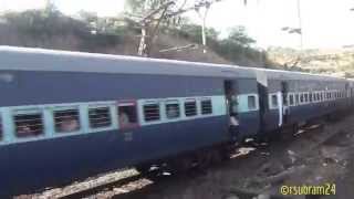 preview picture of video 'Bhusaval Pass Crossing exp train Before Entering To The Tunnel'