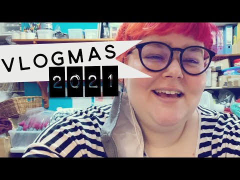 Impromptu office tour! :: Vlogmas 2021