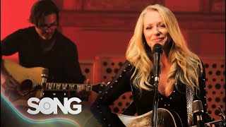 Deana Carter - Strawberry Wine | The Song