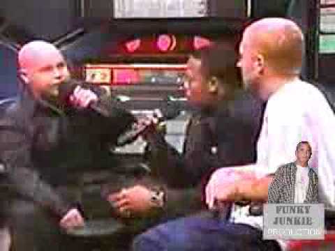 download lagu mp3 mp4 Eminem Yellow Jumpsuit, download lagu Eminem Yellow Jumpsuit gratis, unduh video klip Eminem Yellow Jumpsuit