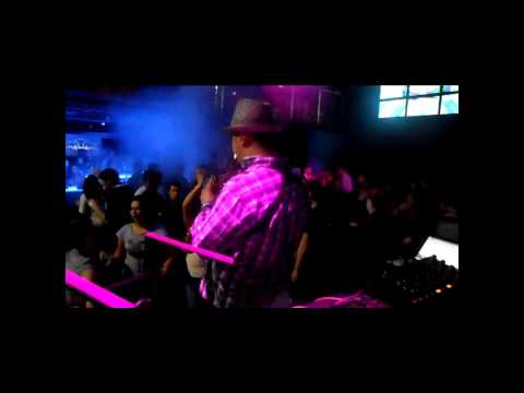 Dj Mila Freska & DMC Bluezz (live)
