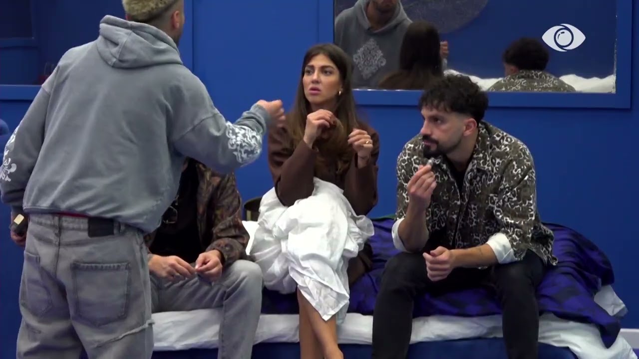 “Kush do ta mbajë sonte…”/ Vserlo ngacmon Loredanën dhe Olën