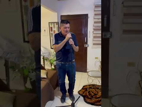 cantando la cancion de Santiago Dante Ven que quiero verte Feliz