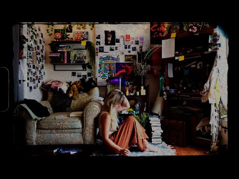 Video thumbnail for Bedroom Floor