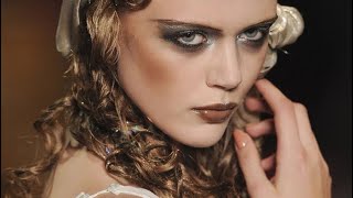 mysterious femme fatale; a girl that hypnotize people.