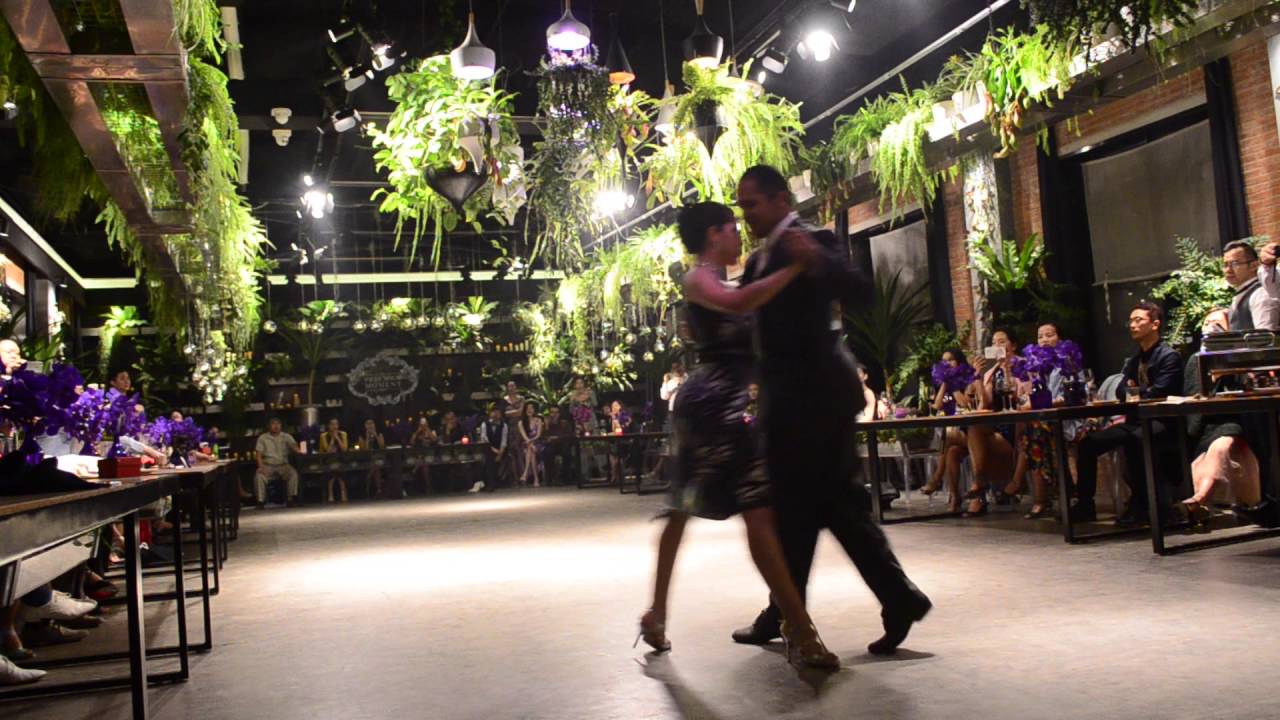 Frank Obregon y Jenny Gil bailan Oro de ley en Beijing - China