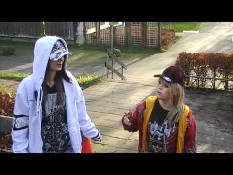 Anna Hviid & Julie Bomholt ft. Binno - En Jord, Forskellige Verdener