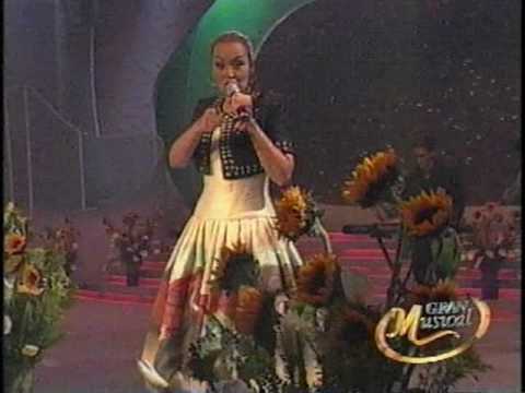 Mariachi 2000 y Aida Cuevas - Siempre te amaré