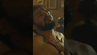 Kaunsa perfume use karti hain woh... #Charitraheen #hoichoi