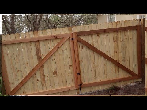 image-How tall are fence gates?