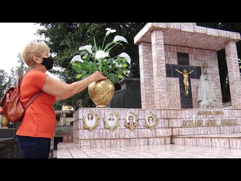 Comércio de flores enfrenta crise mesmo durante finados