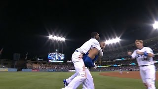 Dodgers walk off on Kemp's single in 10th