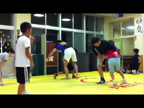 桜花レスリングクラブ タックルの練習！