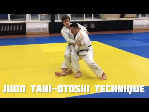Judo Tani-otoshi technique