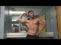 Arm workout posing routine after training men's physique bodybuilding