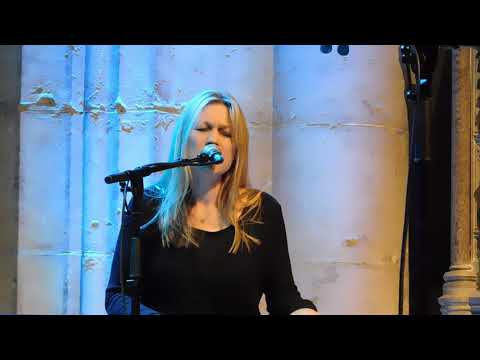 Astrid Williamson - Eve - Live