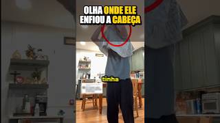 Ele colocou a cabeça no lugar errado! 😂